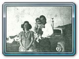 William Henry and Lucy Merlin (Crabtree) Reynolds with son Thomas William Reynolds