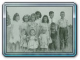Grand Children of Heney and Sallie (Reeves) Reynolds.
Taken at their Grandmothers funeral